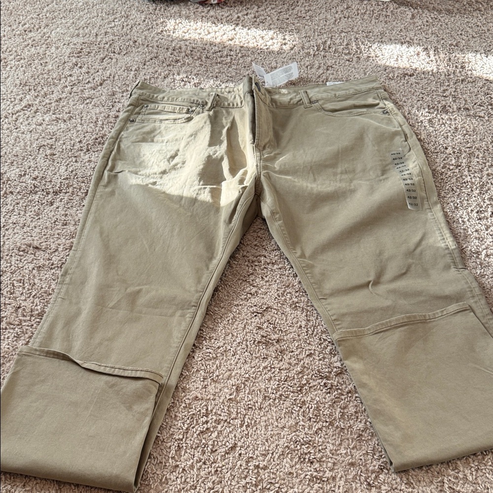 American Eagle Outfitters Tan Chinos